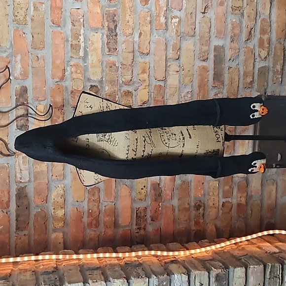 The Collection Royal Penguin hat with attached mittens - Picture 6 of 10